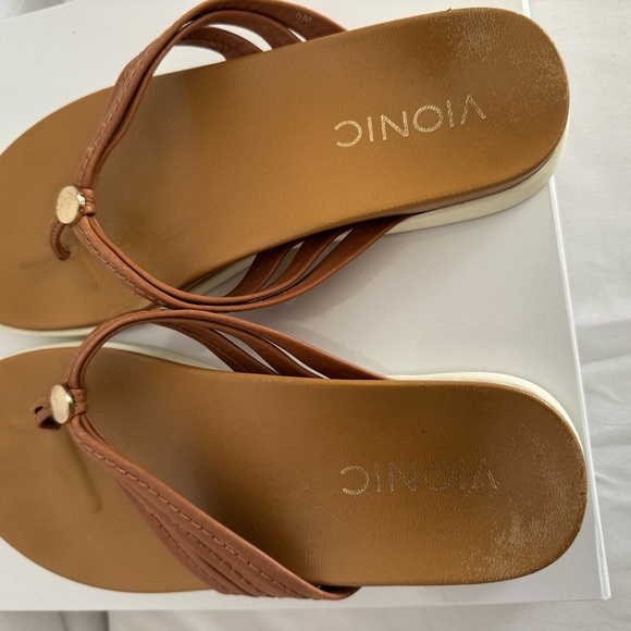 Vionic sandals size 5 - Picture 12 of 14